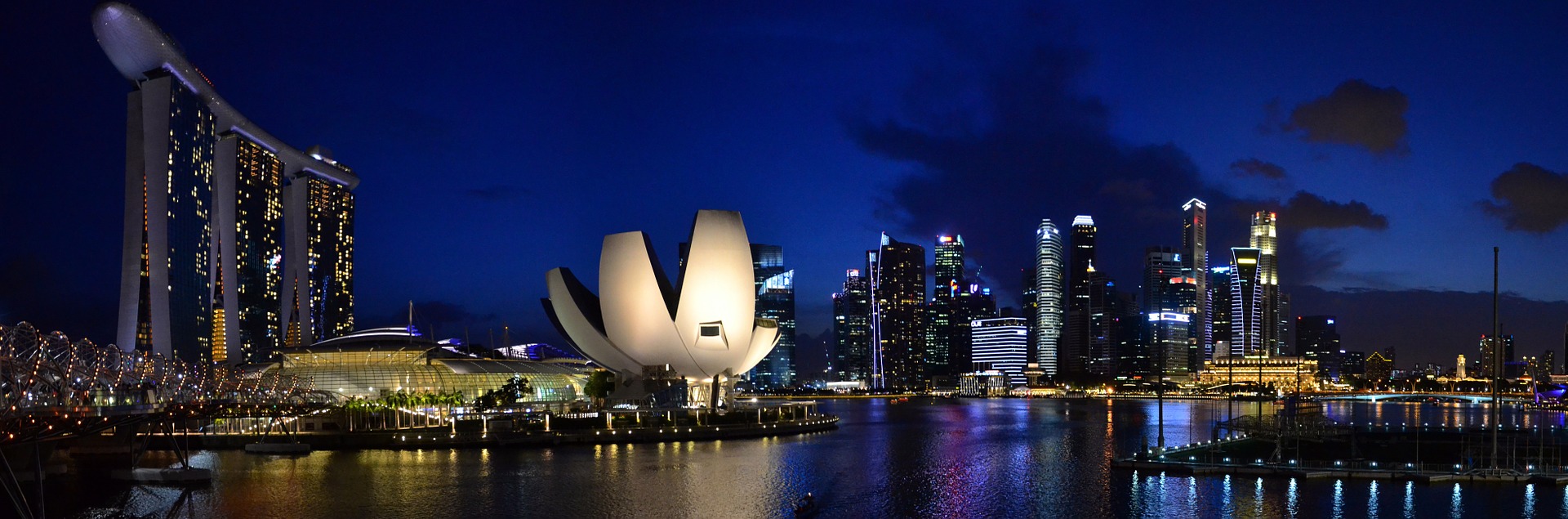 Singapore Night SoneshSingapore Night Sonesha Travelat Travel